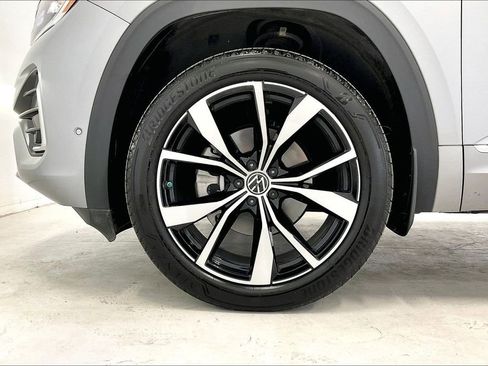 Used 2024 Volkswagen Atlas Cross Sport SEL Premium R-Line image 10
