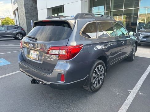 Used 2017 Subaru Outback 2.5i Limited AWD/4WD image 3