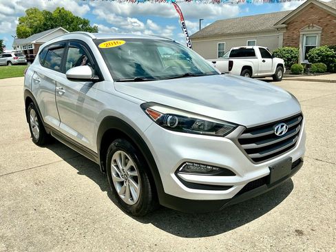 Used 2016 Hyundai Tucson SE w/ Option Group 02 AWD/4WD image 3