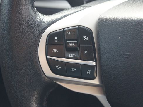 Used 2021 Ford Explorer XLT w/ Equipment Group 202A image 10