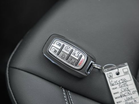 New 2025 Chrysler Pacifica Select image 37