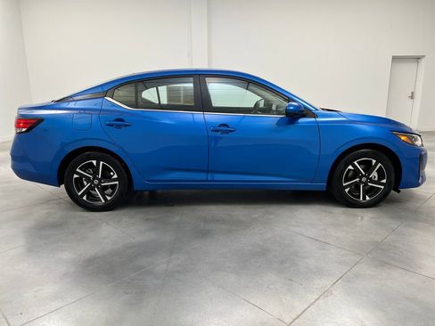 Used 2025 Nissan Sentra SV FWD image 8