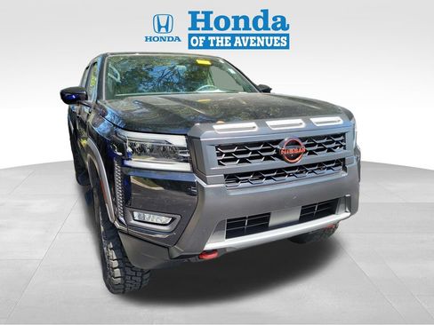 Used 2025 Nissan Frontier Pro-X RWD image 2