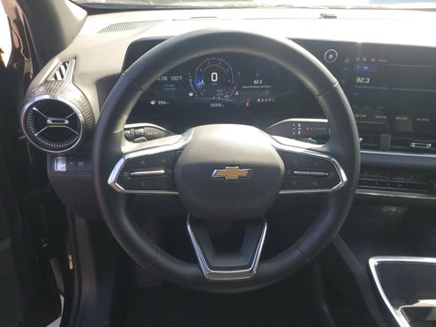 Used 2025 Chevrolet Equinox LT FWD image 15
