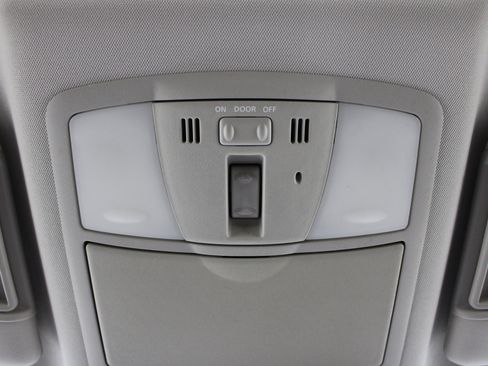 Used 2011 INFINITI QX56 4WD w/ Deluxe Touring Pkg image 21