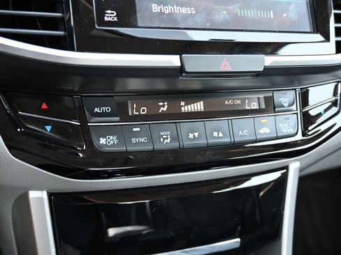 Used 2016 Honda Accord EX image 22