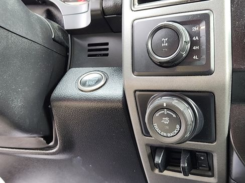 Used 2019 Ford F150 Raptor w/ Equipment Group 802A Luxury image 16