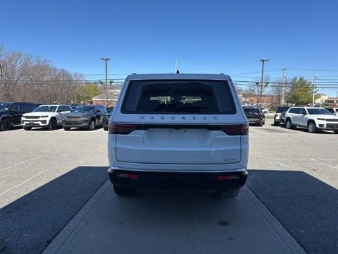 Certified 2024 Jeep Wagoneer Series III AWD/4WD image 6