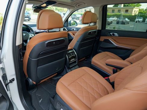Used 2025 BMW X7 xDrive40i w/ Premium Package AWD/4WD image 28