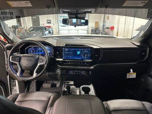 Used 2024 Chevrolet Silverado 1500 RST AWD/4WD image 19