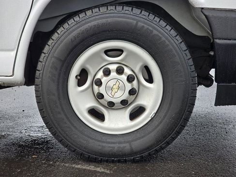 Used 2020 Chevrolet Express 2500 Extended w/ Driver Convenience Package RWD image 9