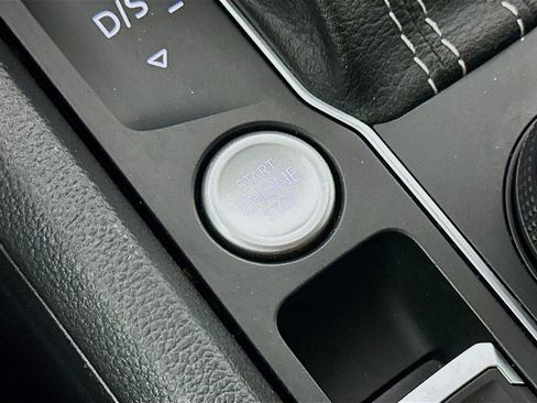 Used 2021 Volkswagen Atlas SE image 26