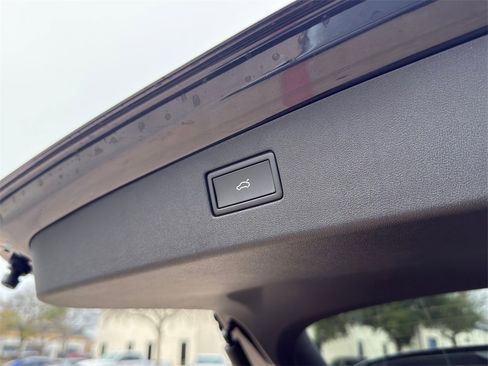 New 2026 Volkswagen Tiguan SE image 29