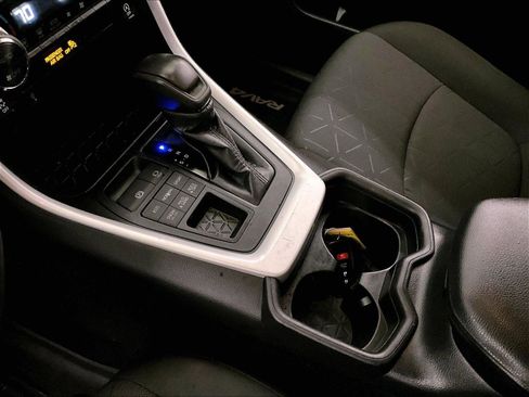 Used 2020 Toyota RAV4 XLE w/ Convenience Package AWD/4WD image 16