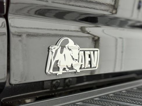 Used 2024 GMC Sierra 2500 AT4X w/ AT4X AEV Edition AWD/4WD image 12