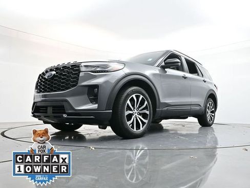 Used 2025 Ford Explorer ST-Line image 31