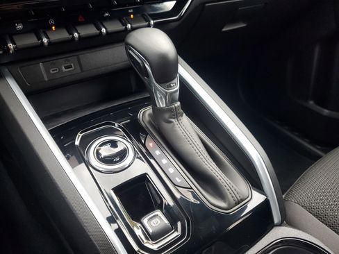 Used 2024 Chevrolet Colorado LT w/ LT Convenience Package image 28