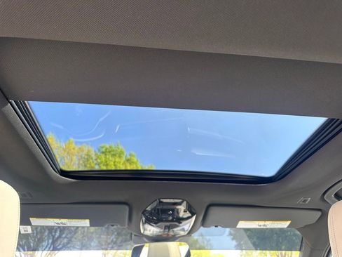 Used 2024 BMW 530i w/ Premium Package image 24