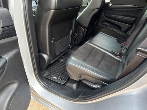 Used 2020 Jeep Grand Cherokee Altitude image 23