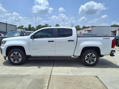 Used 2021 Chevrolet Colorado Z71 AWD/4WD image 8