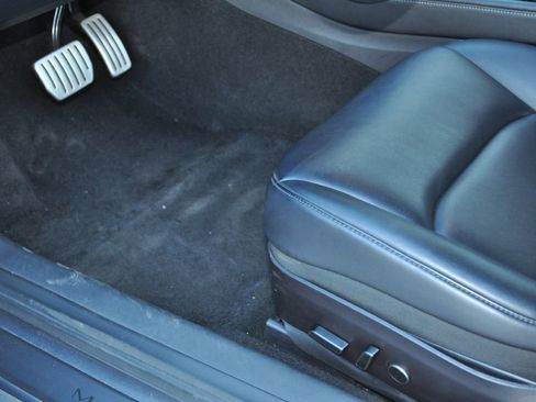 Used 2022 Tesla Model 3 Performance image 9