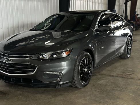 Used 2017 Chevrolet Malibu LT image 36