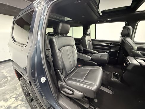 Used 2023 Jeep Wagoneer Series II image 28