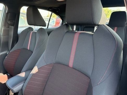 Used 2025 Toyota Corolla SE w/ SE Premium Package FWD image 9
