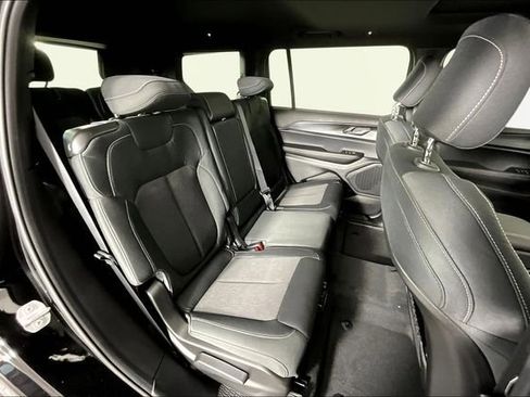 New 2025 Jeep Grand Cherokee L Laredo w/ Luxury Tech Group I image 11