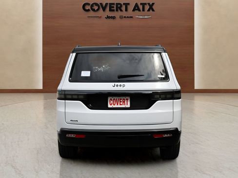 New 2026 Jeep Grand Wagoneer Summit AWD/4WD image 4