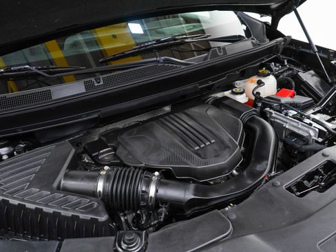 Used 2024 Chevrolet Traverse LT AWD/4WD image 25