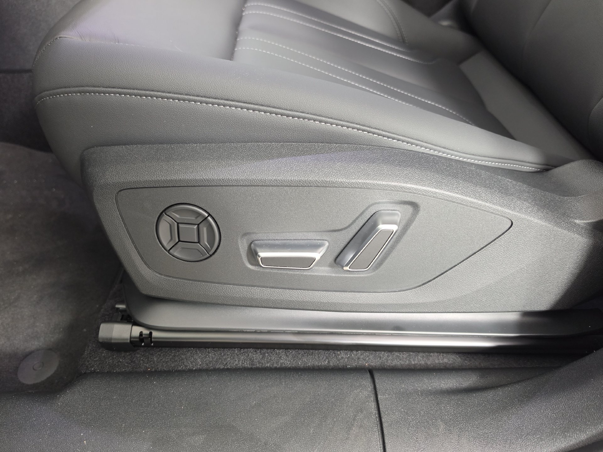 New 2026 Audi Q3 quattro 2.0T AWD/4WD image 17