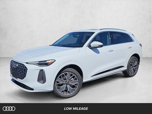 Certified 2025 Audi Q5 Premium w/ Premium Plus AWD/4WD image 1