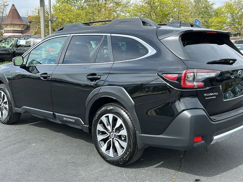 Certified 2025 Subaru Outback Limited AWD/4WD image 8