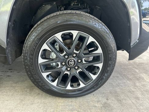 Used 2025 Toyota Tundra Limited AWD/4WD image 24