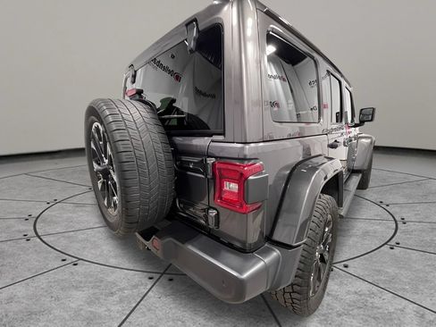Used 2021 Jeep Wrangler Unlimited Sahara w/ Cold Weather Group AWD/4WD image 20