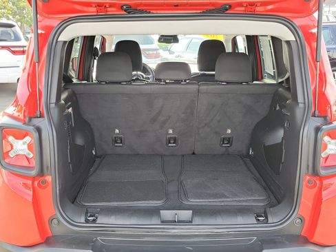 Certified 2023 Jeep Renegade Trailhawk AWD/4WD image 17