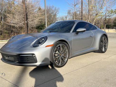 Used 2022 Porsche 911 Carrera image 5