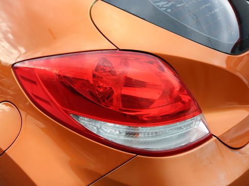 Used 2015 Hyundai Veloster w/ Option Group 03 FWD image 11