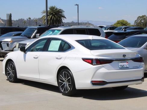 Certified 2024 Lexus ES 300h w/ Premium Package image 19