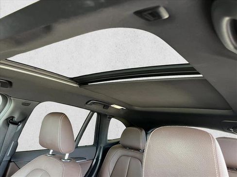 Used 2018 BMW X1 sDrive28i w/ Premium Package FWD image 12