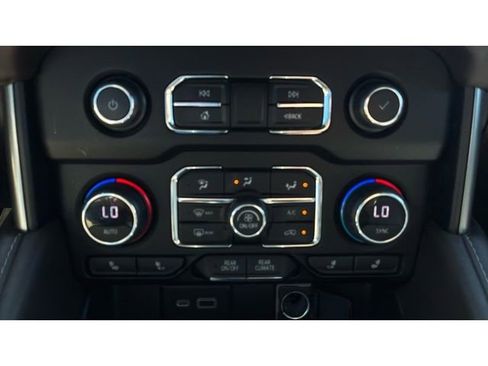 Used 2021 Chevrolet Tahoe Z71 AWD/4WD image 16