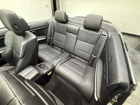 Used 2012 BMW M3 Convertible RWD image 11
