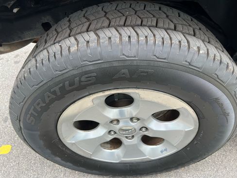 Used 2014 Jeep Wrangler Unlimited Sahara image 7