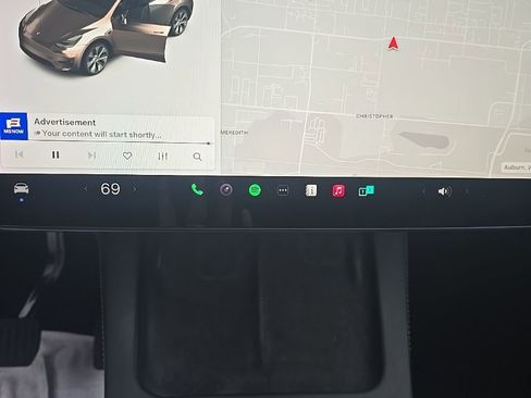 Used 2021 Tesla Model Y Long Range image 3