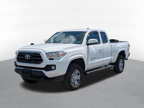 Used 2016 Toyota Tacoma SR5 w/ Towing Package AWD/4WD image 5