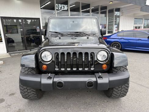 Used 2012 Jeep Wrangler Unlimited Sahara AWD/4WD image 12
