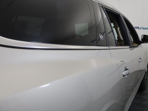 Used 2016 Buick Enclave Leather FWD image 7