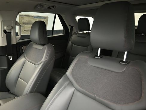 New 2026 Ford Explorer Active w/ Active Comfort Package AWD/4WD image 12
