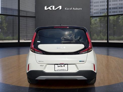 Used 2025 Kia Soul EX image 8